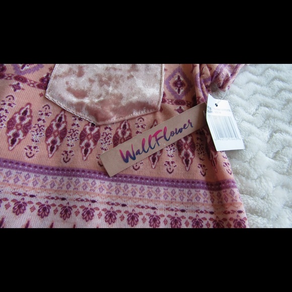 Wallflower Super Cute And Cool Design Top - Picture 5 of 8